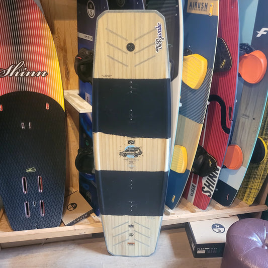 Hyperlite Wishbone Board 143 - USED | 22 - Wakeboards (GRADE A)