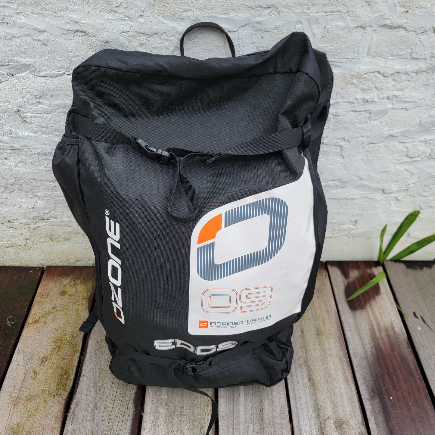 Ozone EDGE 9m VT Kite Only w/bag USED - Kites (GRADE B)