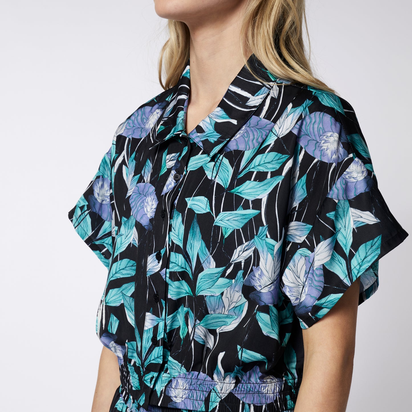 Mystic Lily Blouse Turquoise - Tees