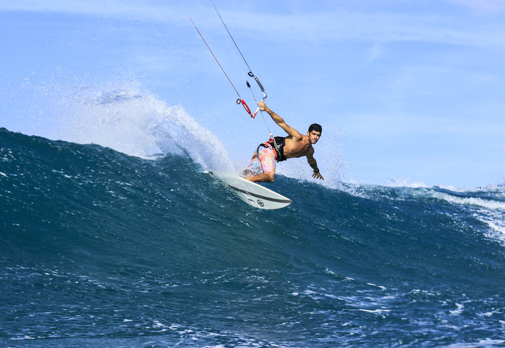 Slingshot Tyrant XR SURF KITE - Waveboards