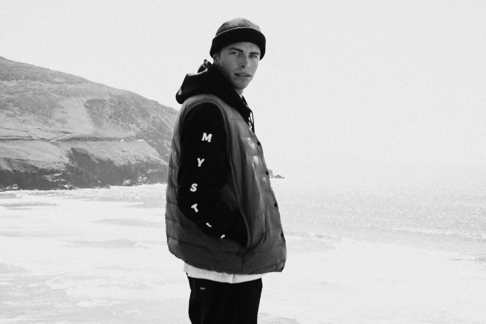 Mystic Bolt Hood Sweat | 23 - Sweats