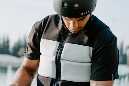 Mystic Peacock Impact Vest Fzip Wake | 24