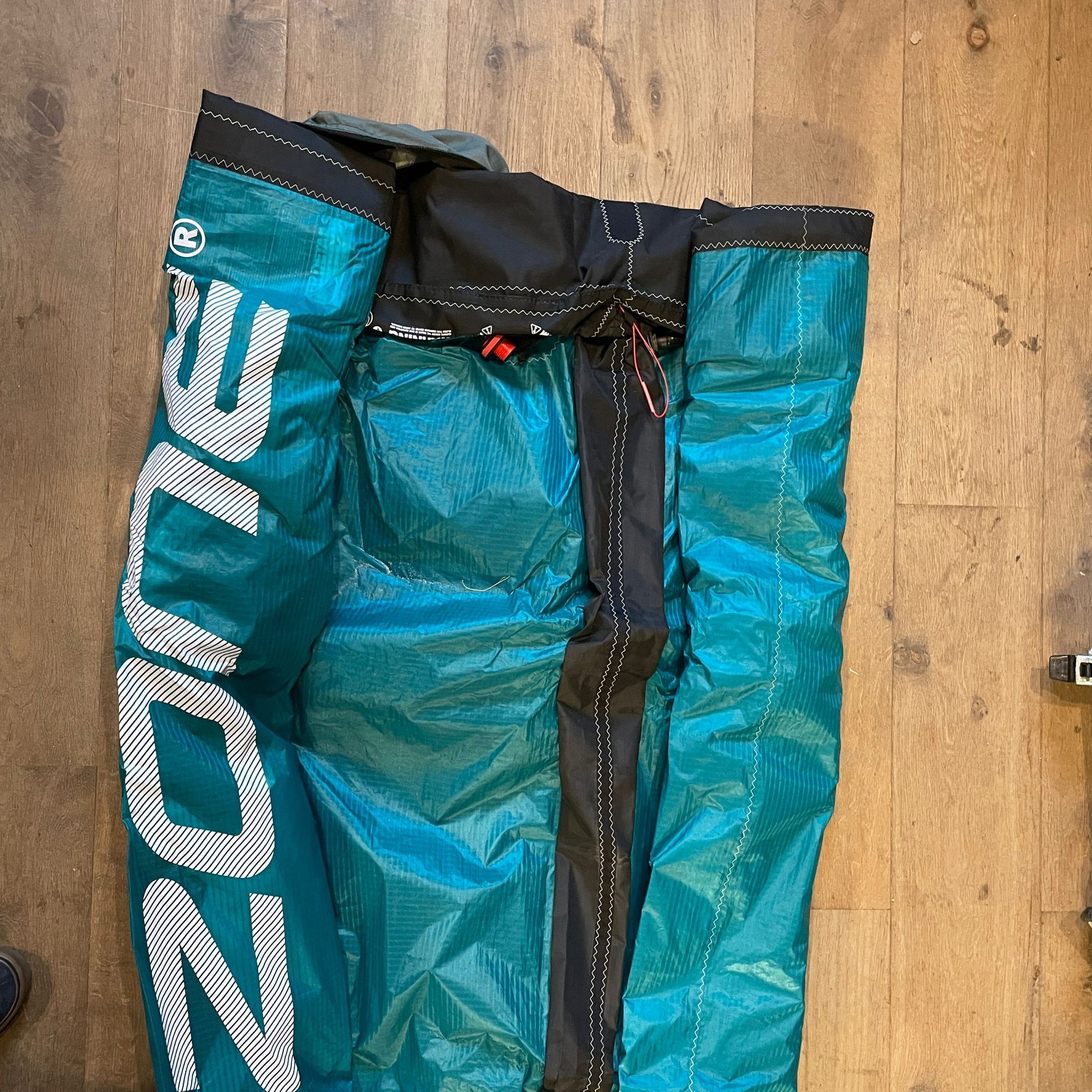 Ozone 8m REO V6 Kite Only w/bag USED - Kites (GRADE A)