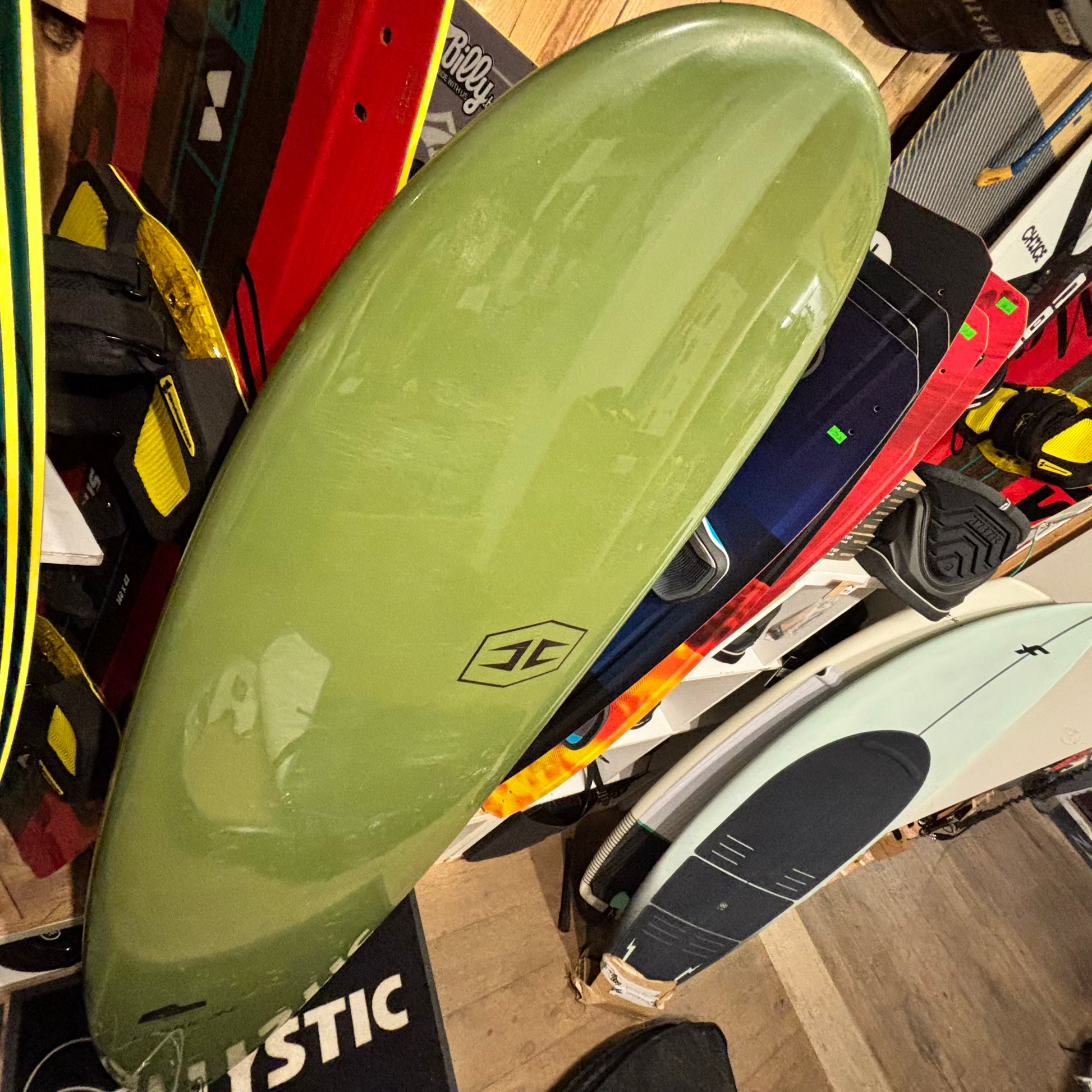 Hurricane green fun board 7'2 complete with fins + wax + Creature travel bag USED - Fun Boards (GRADE B)