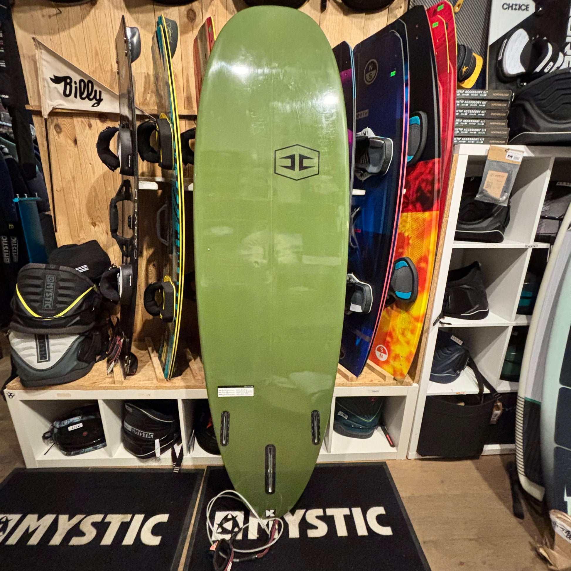 Hurricane green fun board 7'2 complete with fins + wax + Creature travel bag USED - Fun Boards (GRADE B)