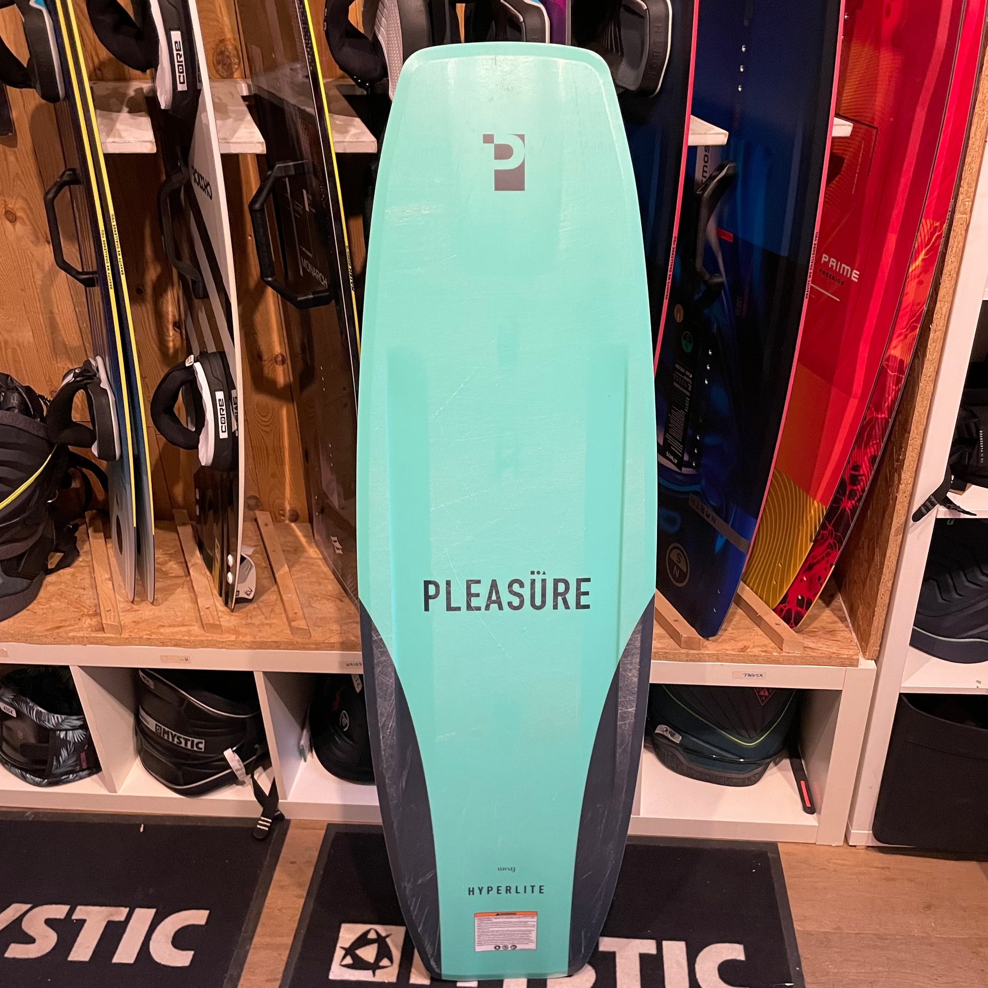 Hyperlite pleasure board 148cm WK024 USED | 25 - Wakeboards (GRADE B)