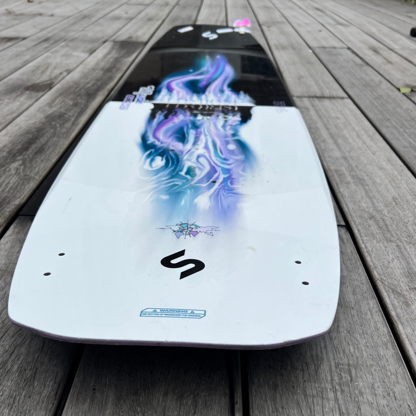 Slingshot CONTRAST Wakeboard 142cm - NUM7 USED | 24 - Wakeboards (GRADE A)