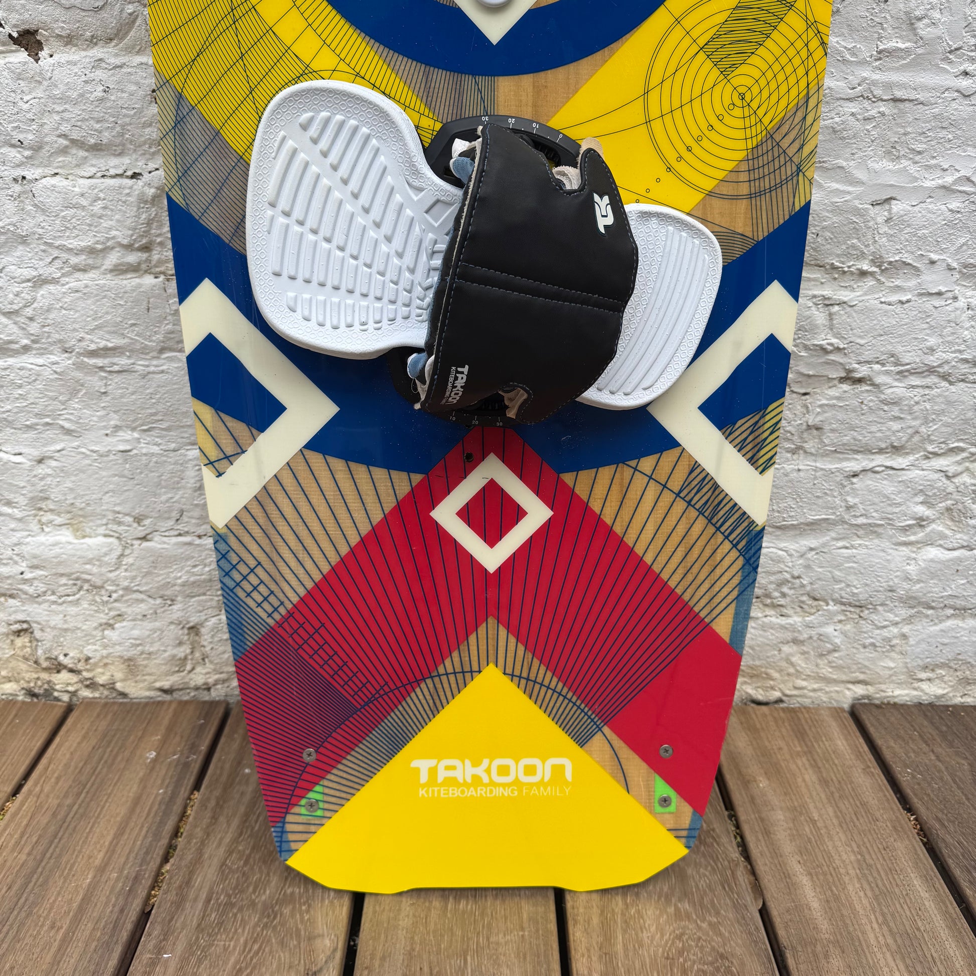 Takoon 146cm SOURCE Twintip COMPLETE USED - Twintips (GRADE A)