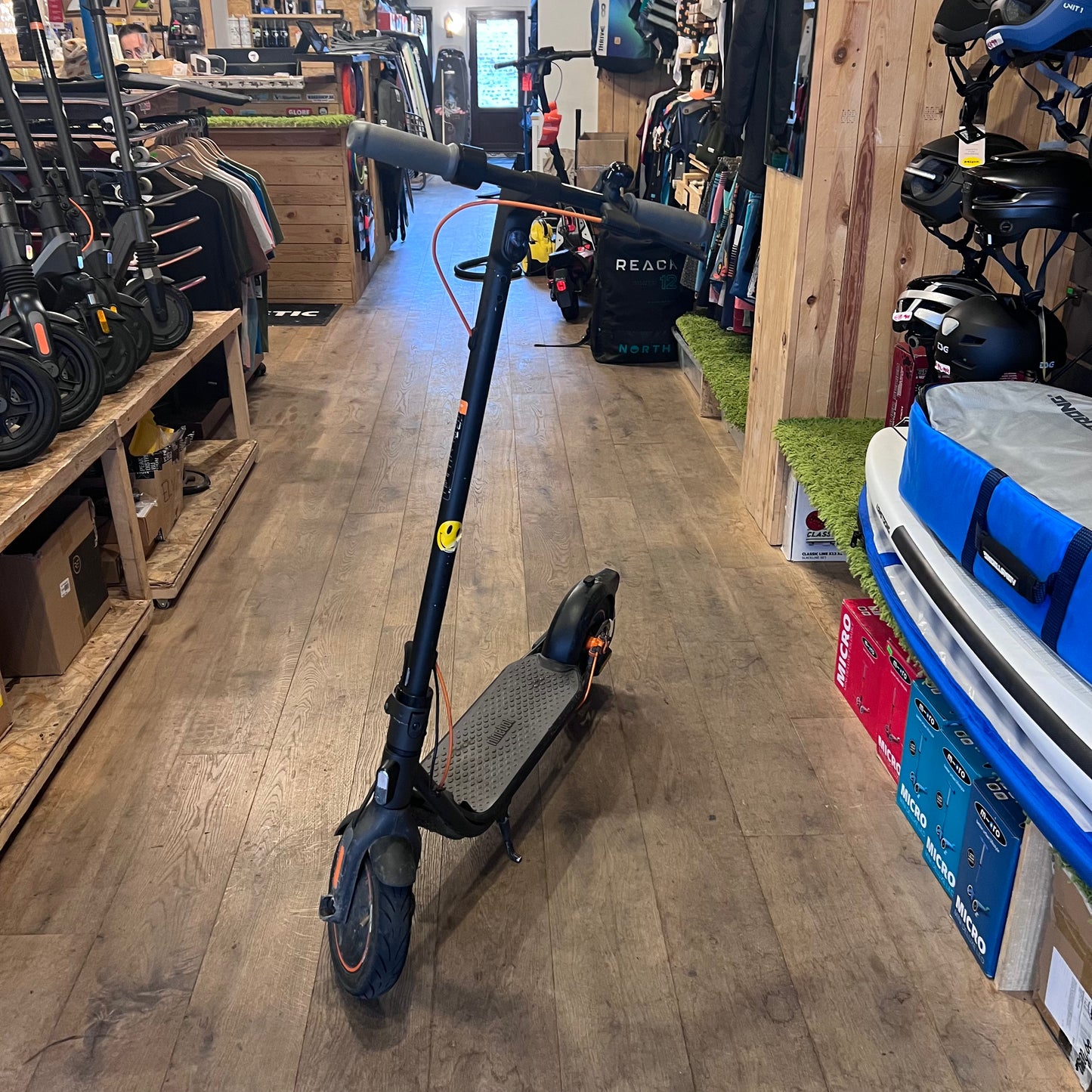 Segway Ninebot Kickscooter F40 E - 3380km USED - E-Steps (GRADE C)