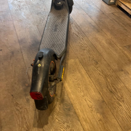 Segway Ninebot Kickscooter F40 E - 3380km USED - E-Steps (GRADE C)