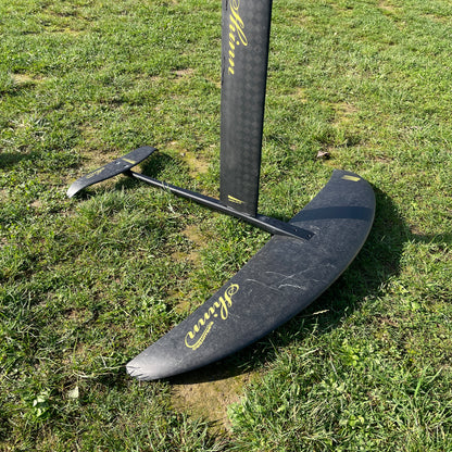 Slingshot Pack Starboard 6'4 130L - Hydrofoil Shinn mast HM 75cm (water) + FW1950 + Bag USED - Full Sets (GRADE B)