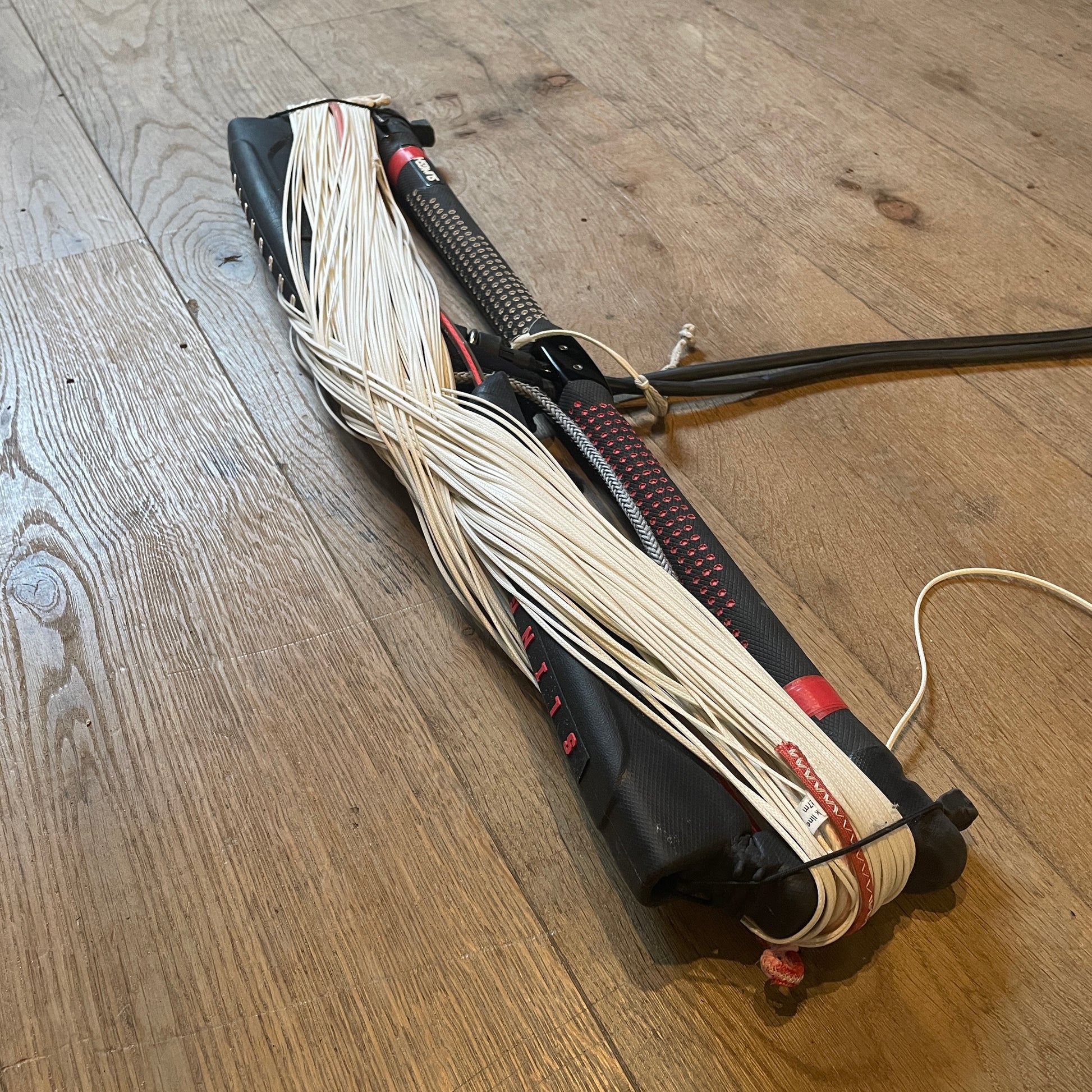 Slingshot 23 in THE SENTRY V1 Control Bar USED - Bar & Lines (GRADE B)