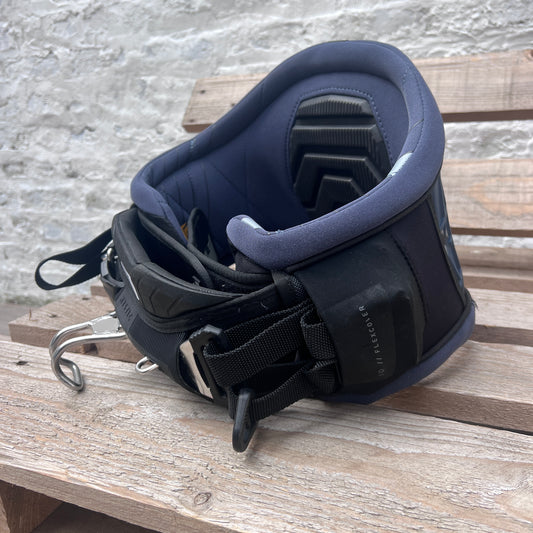 Mystic Warrior X Waist Harness w/spreader Bar USED | 22 - Kite Waist (GRADE B)