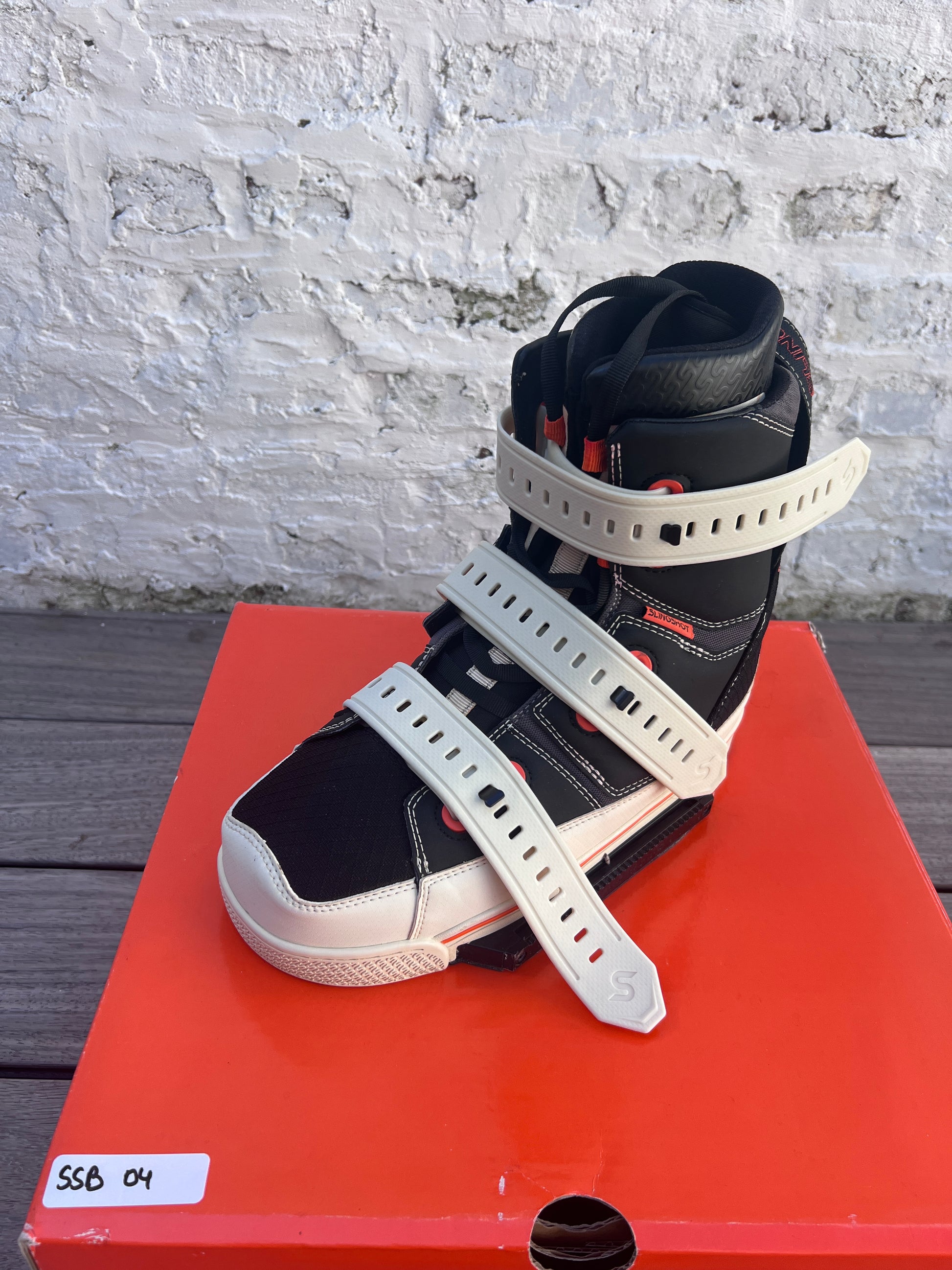 Slingshot SPACE MOB Wakeboots US10 - SSB04 USED | 25 - Closed Toe Boots (GRADE A)