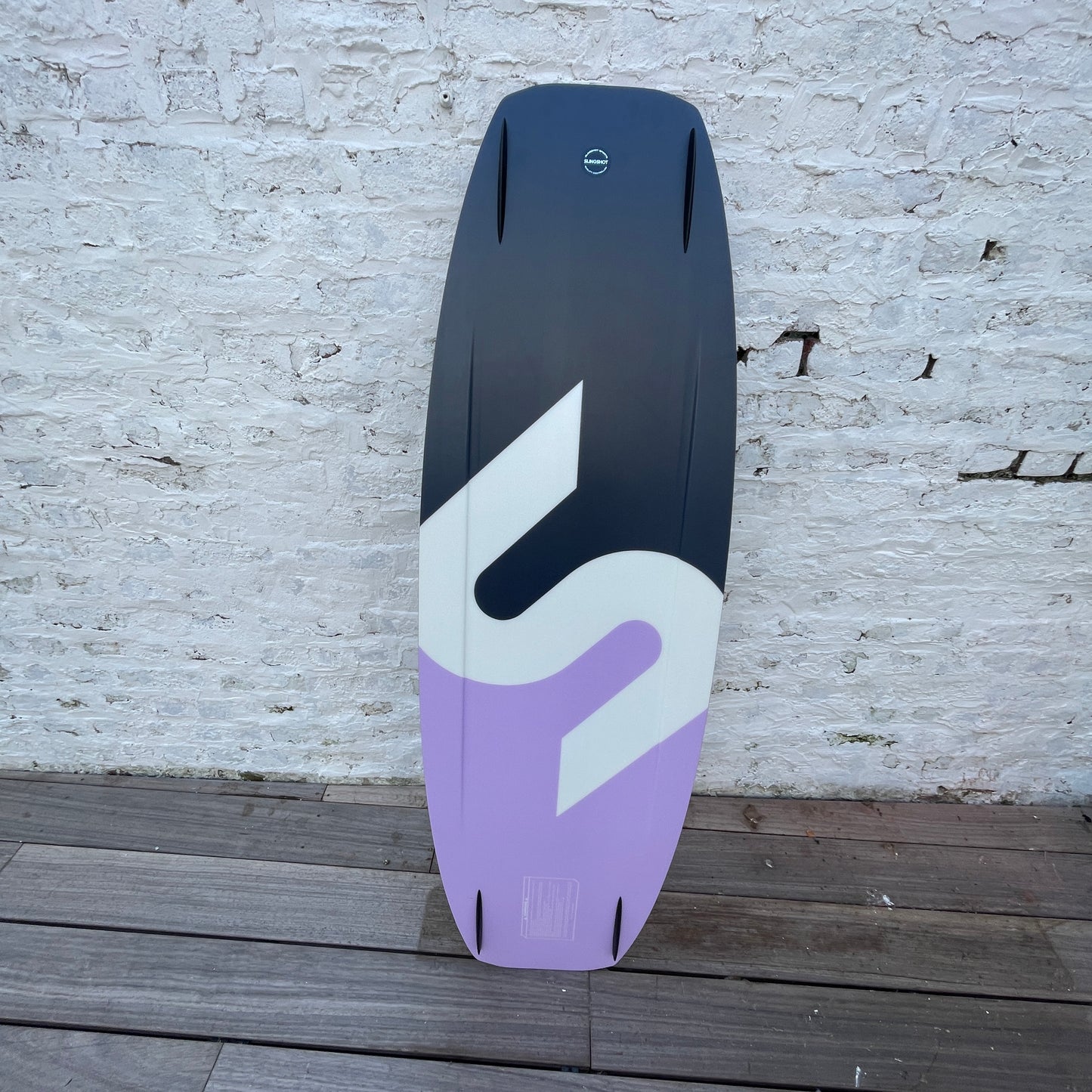 Slingshot CONTRAST Wakeboard 138cm - NUM8 USED | 24 - Wakeboards (GRADE A)