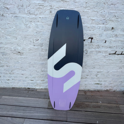Slingshot CONTRAST Wakeboard 138cm - NUM8 USED | 24 - Wakeboards (GRADE A)