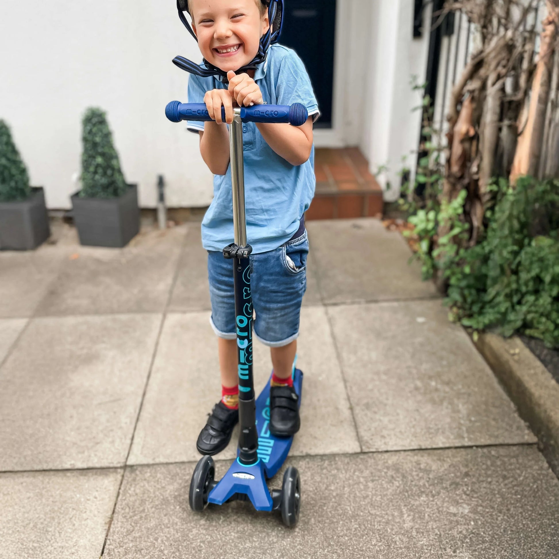 Micro MAXI Deluxe Foldable LED - 3 Wheel Steps