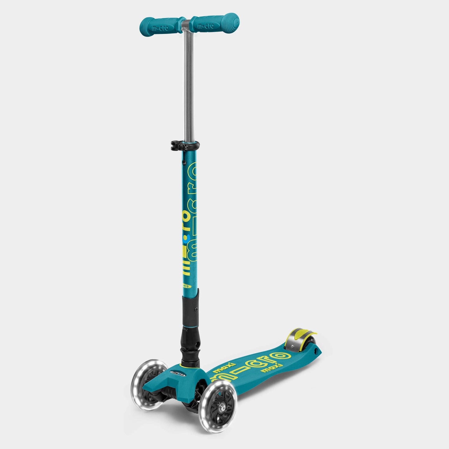 Micro MAXI Deluxe Foldable LED - 3 Wheel Steps