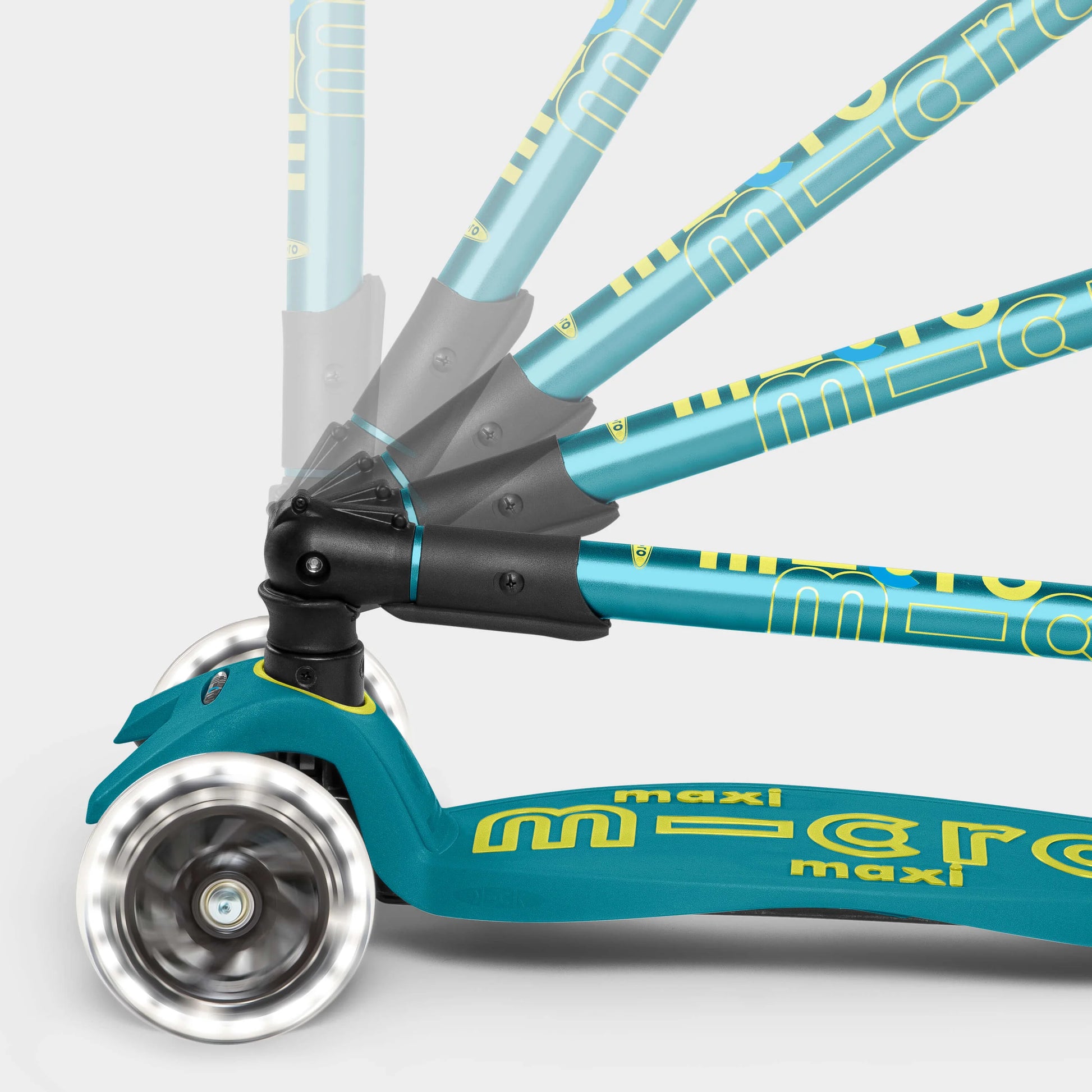 Micro MAXI Deluxe Foldable LED - 3 Wheel Steps