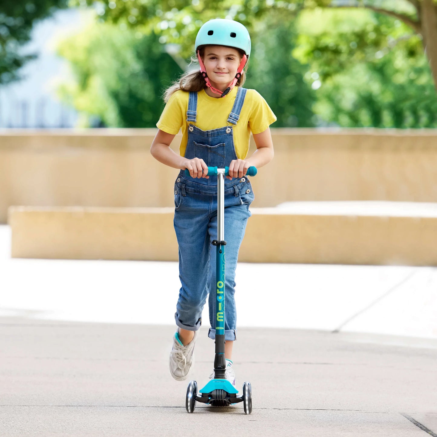 Micro MAXI Deluxe Foldable LED - 3 Wheel Steps