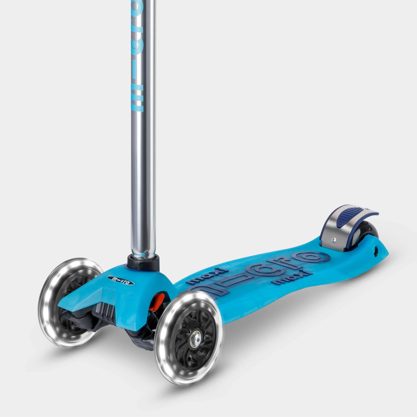 Micro MAXI Deluxe LED Glow - 3 Wheel Steps