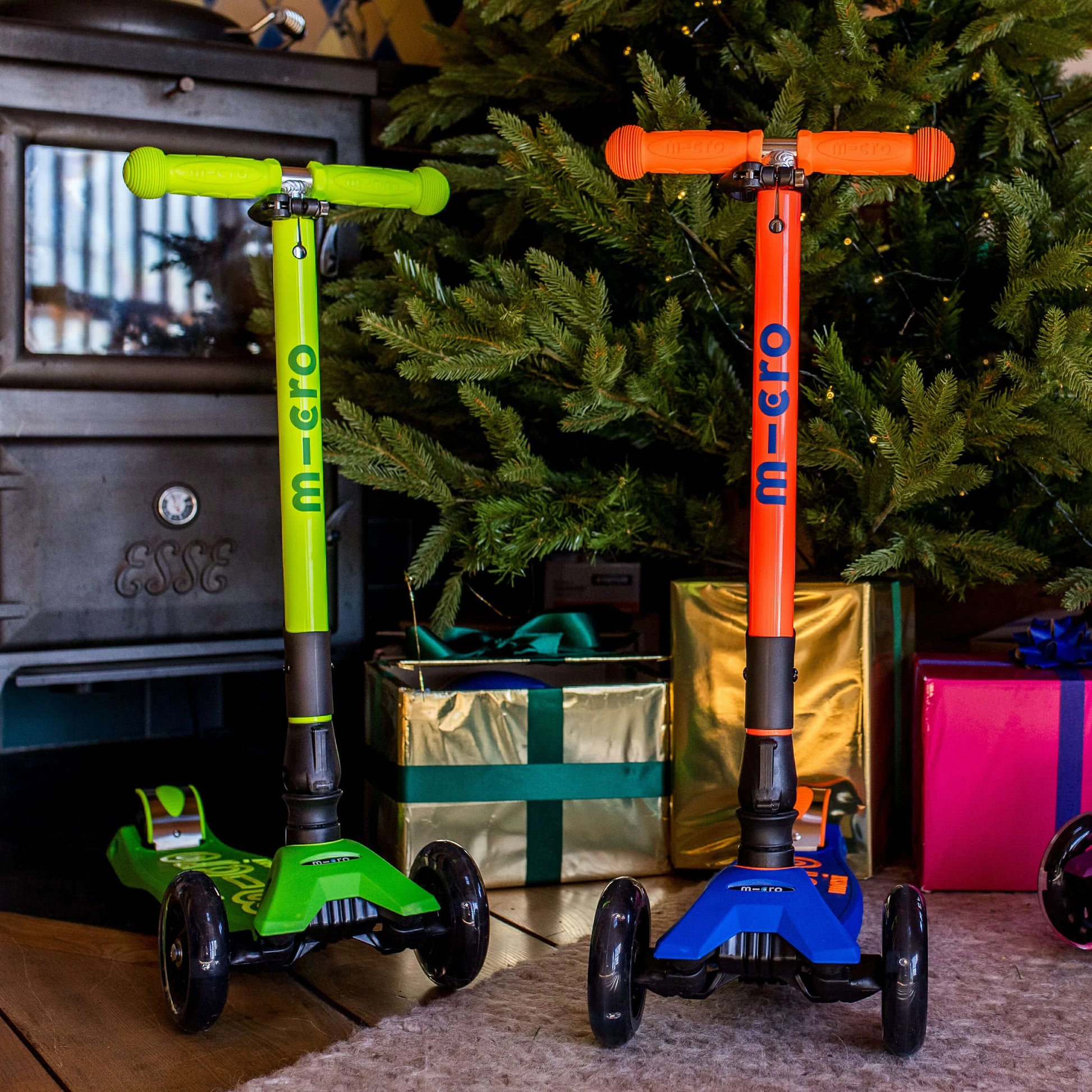 Micro MAXI Deluxe Foldable LED Neon - 3 Wheel Steps