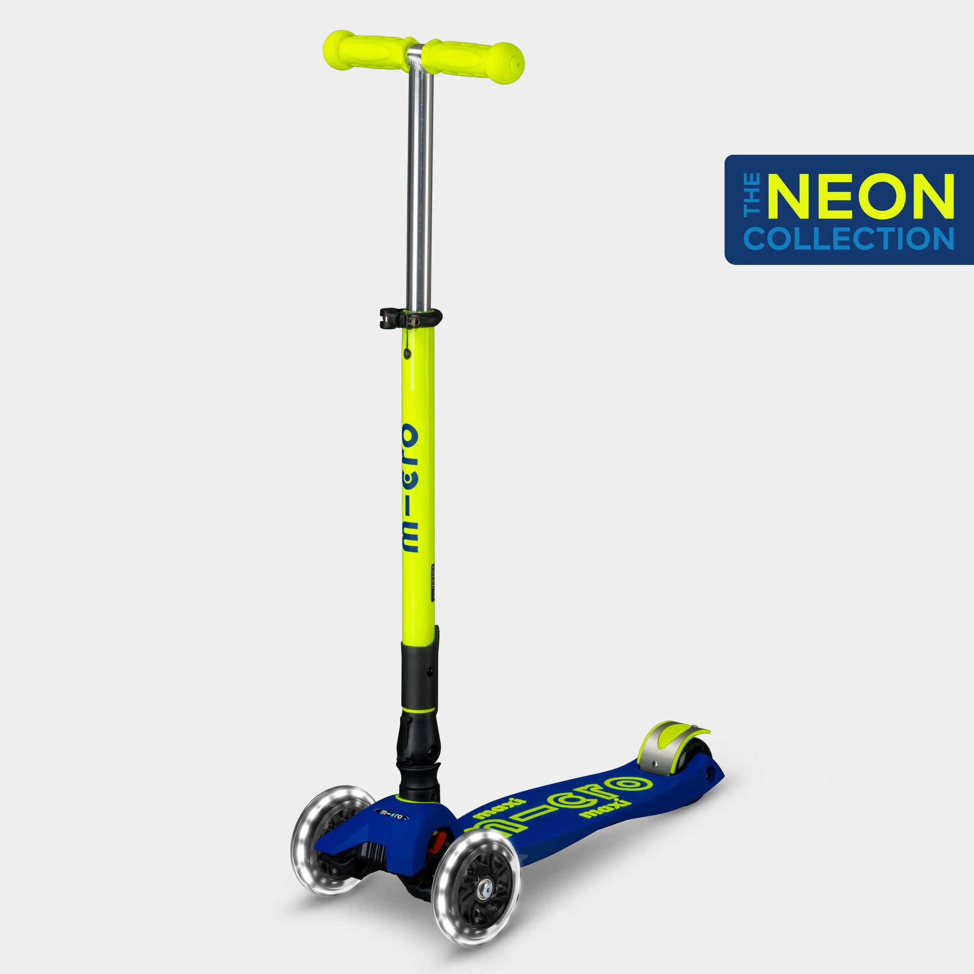 Micro MAXI Deluxe Foldable LED Neon - 3 Wheel Steps
