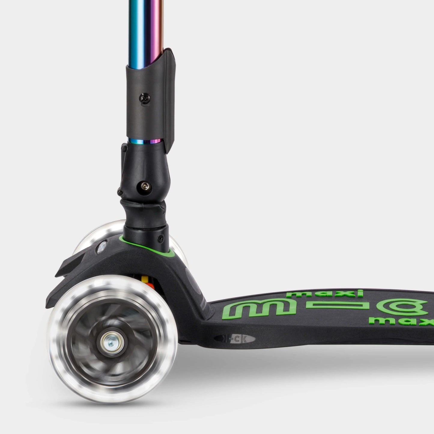 Micro MAXI Deluxe Foldable LED Neochrome - 3 Wheel Steps