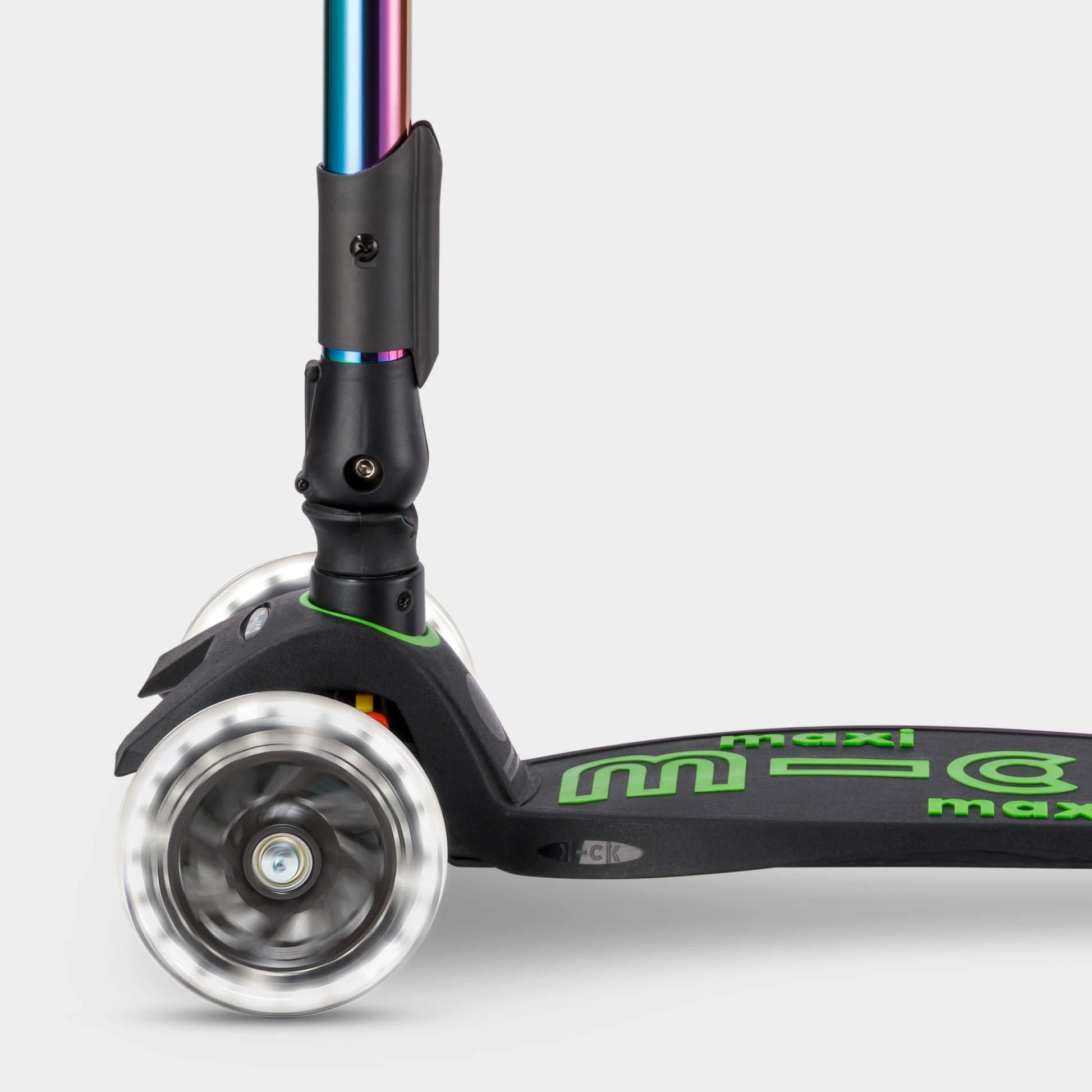 Micro MAXI Deluxe Foldable LED Neochrome - 3 Wheel Steps