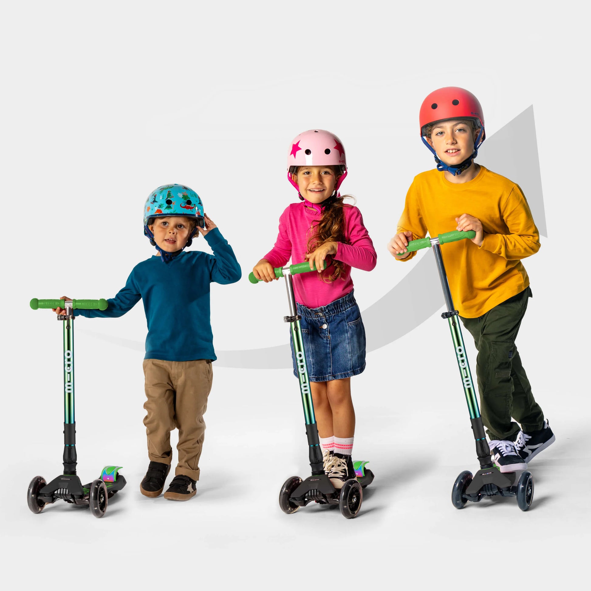 Micro MAXI Deluxe Foldable LED Neochrome - 3 Wheel Steps