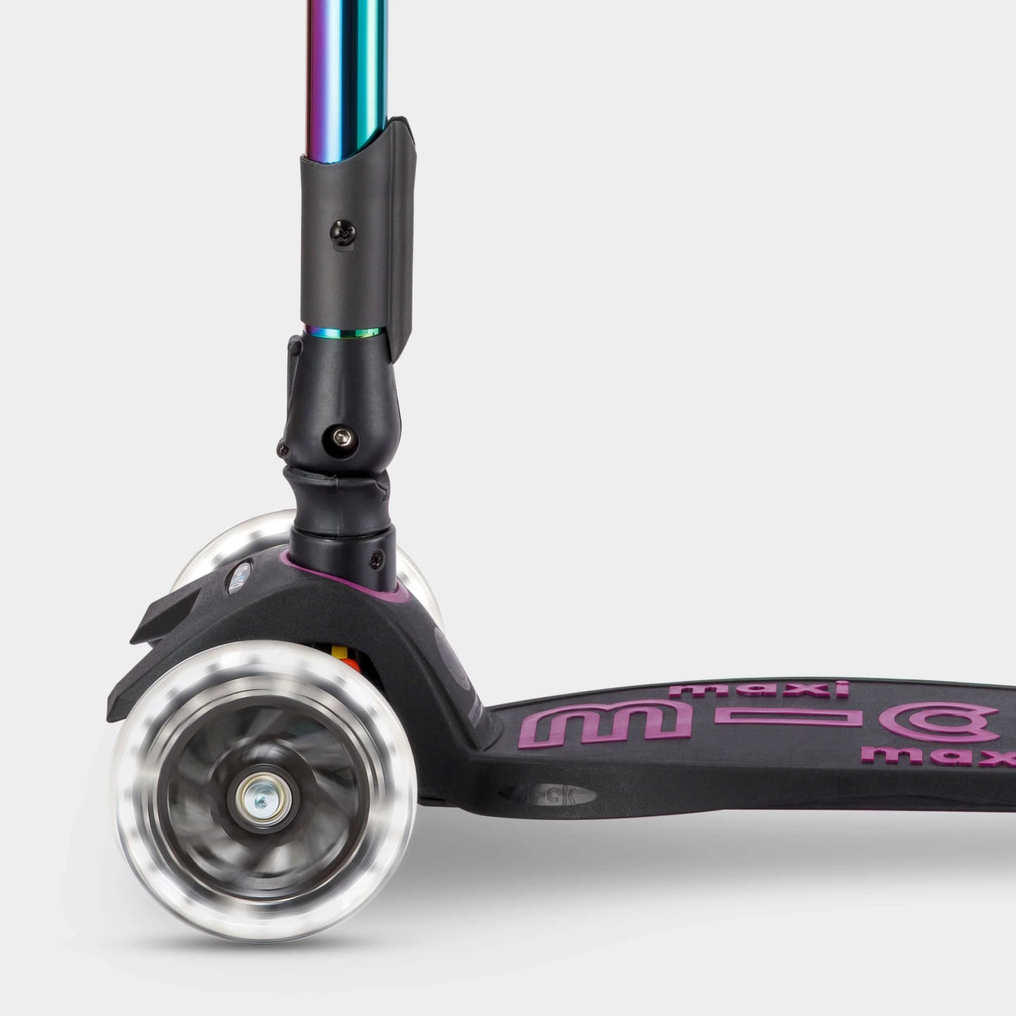 Micro MAXI Deluxe Foldable LED Neochrome - 3 Wheel Steps