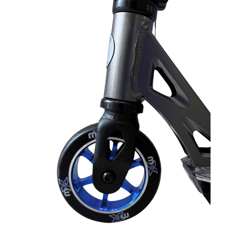 Micro MAVERICK Stunt Scooter - Freestyle Steps