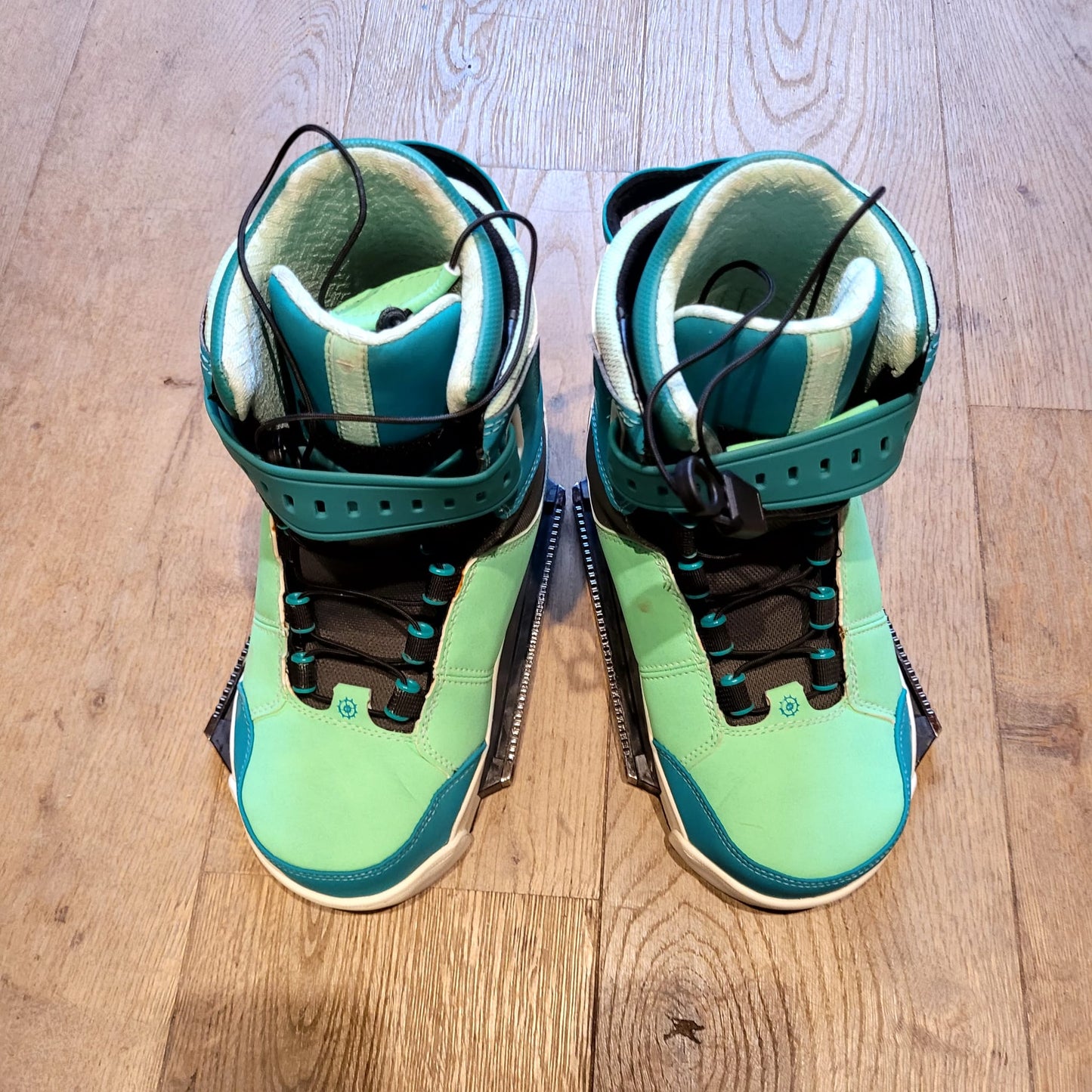 Slingshot Jewel Boot - 6US USED | 18 - Closed Toe Boots (GRADE B)