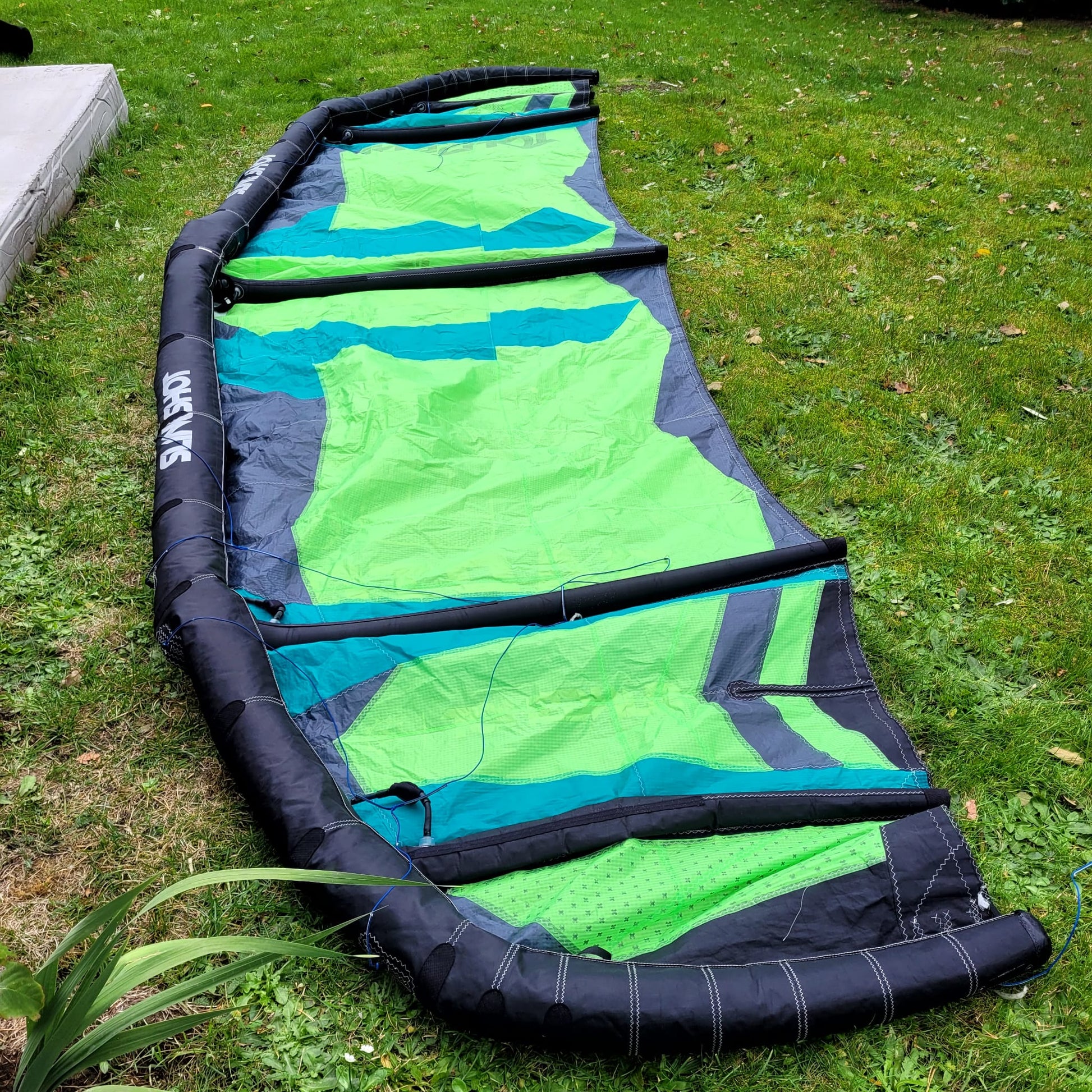 Slingshot 8m RAPTOR V1 Kite Only w/bag USED - Kites (GRADE C)