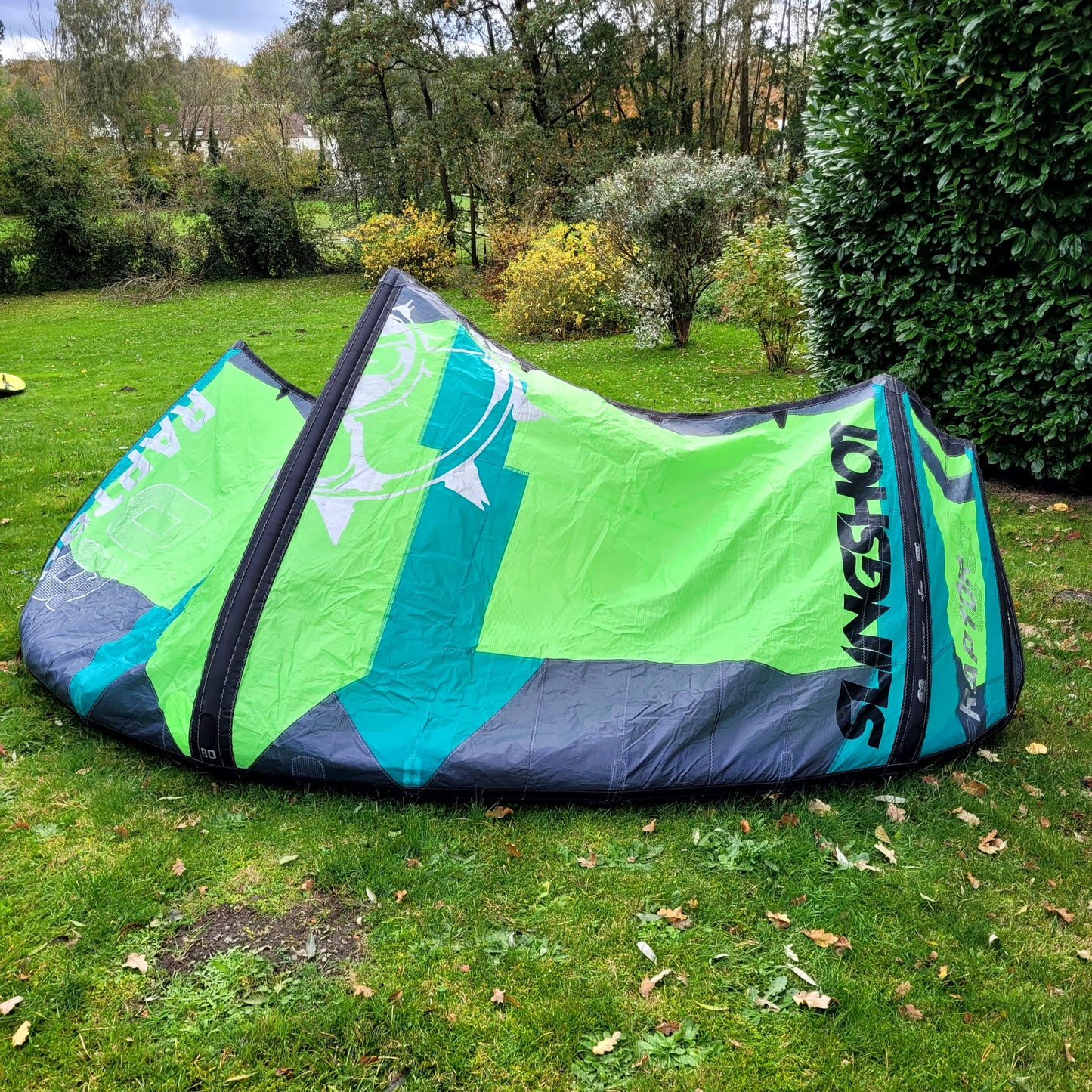 Slingshot 8m RAPTOR V1 Kite Only w/bag USED - Kites (GRADE C)