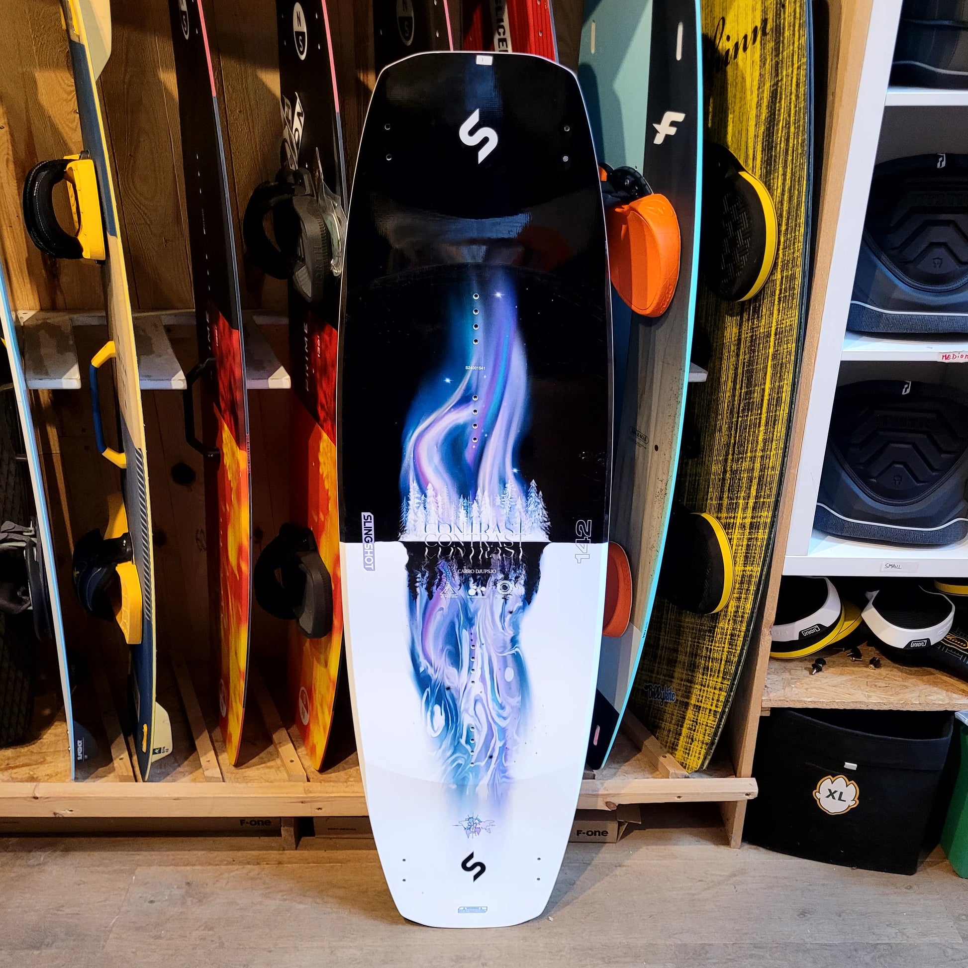 Slingshot CONTRAST Wakeboard 142cm - NUM7 USED | 24 - Wakeboards (GRADE B)