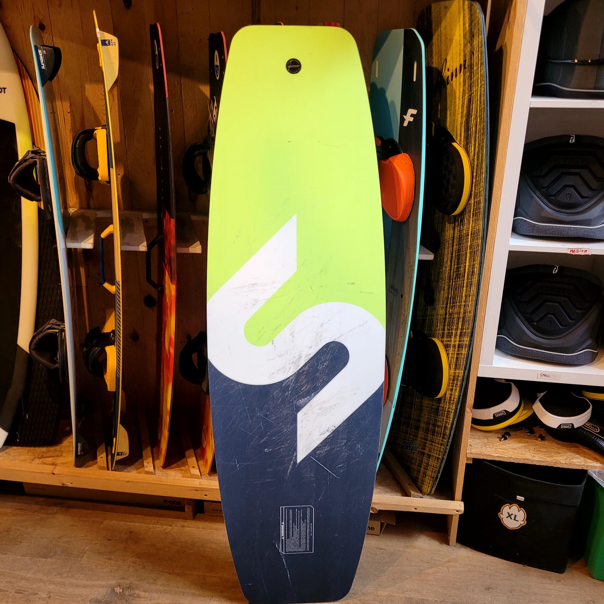 Slingshot SALMON Wakeboard 155cm - NUM14 USED | 24 - Wakeboards (GRADE A)
