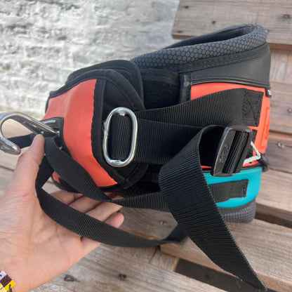 Mystic DRIP Waist Harness w/spreader Bar USED - Kite Waist (GRADE B)