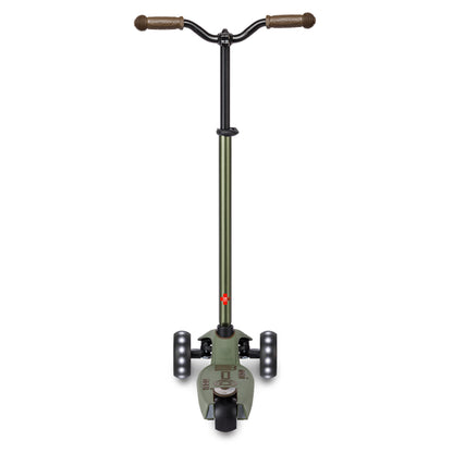 Micro MAXI Deluxe Pro LED - 3 Wheel Steps