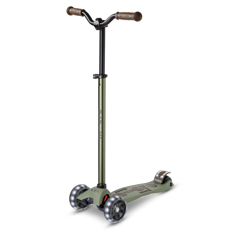 Micro MAXI Deluxe Pro LED - 3 Wheel Steps