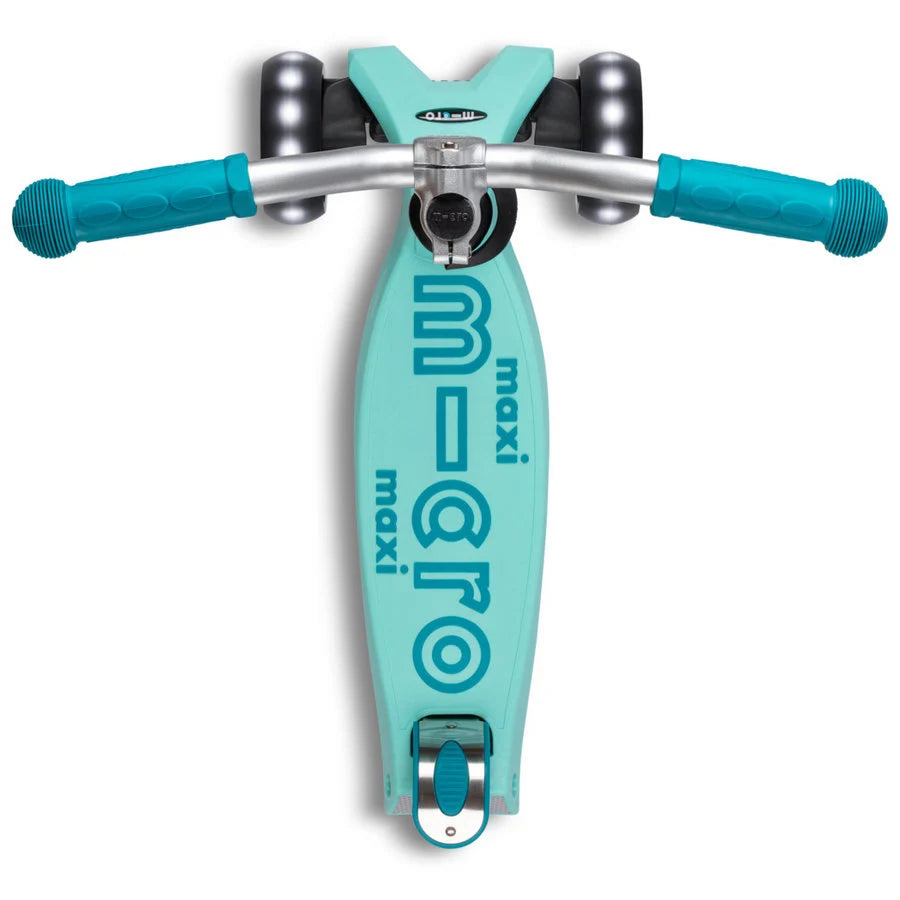Micro MAXI Deluxe Pro LED - 3 Wheel Steps