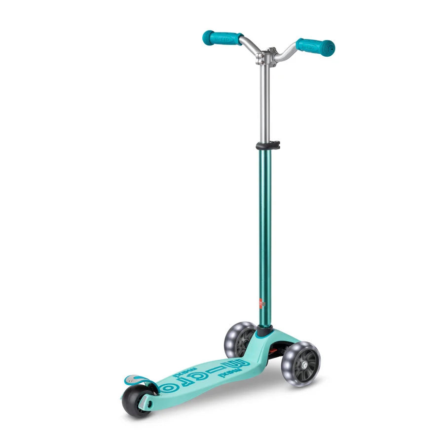 Micro MAXI Deluxe Pro LED - 3 Wheel Steps