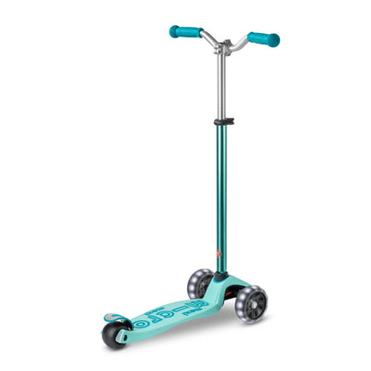 Micro MAXI Deluxe Pro LED - 3 Wheel Steps