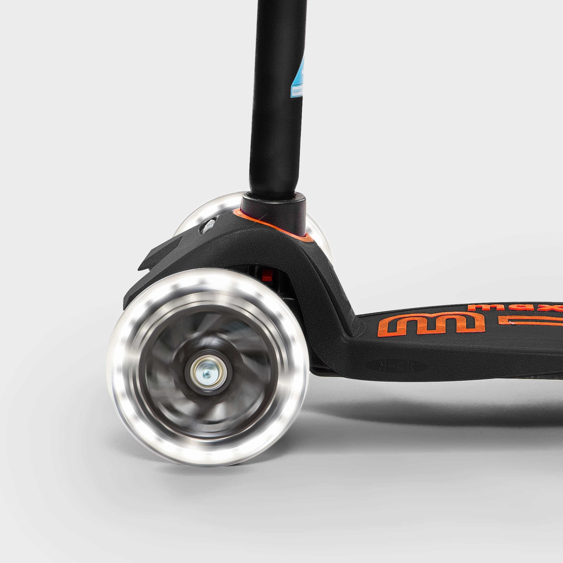 Micro MAXI Deluxe LED - 3 Wheel Steps