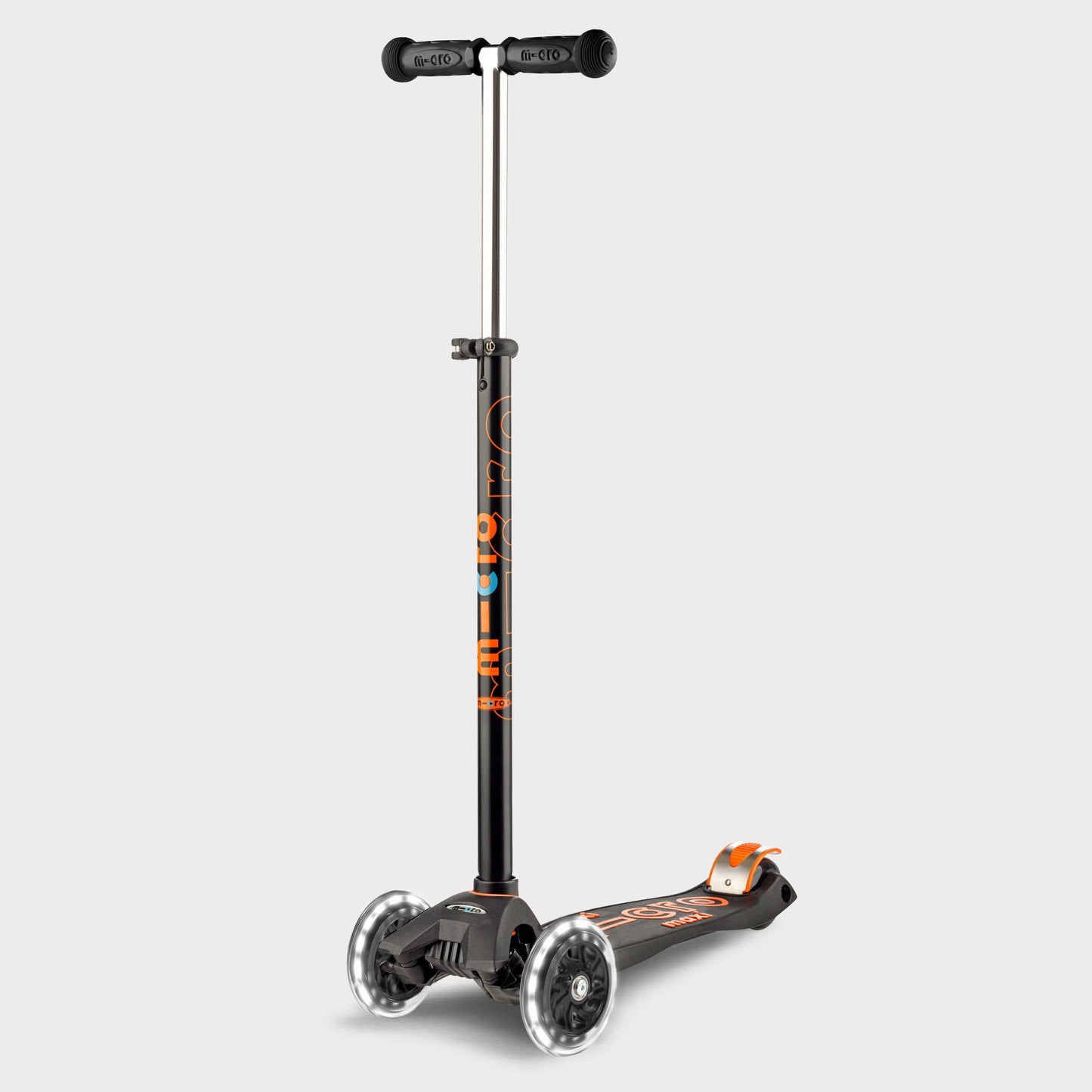 Micro MAXI Deluxe LED - 3 Wheel Steps