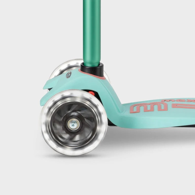 Micro MAXI Deluxe LED - 3 Wheel Steps