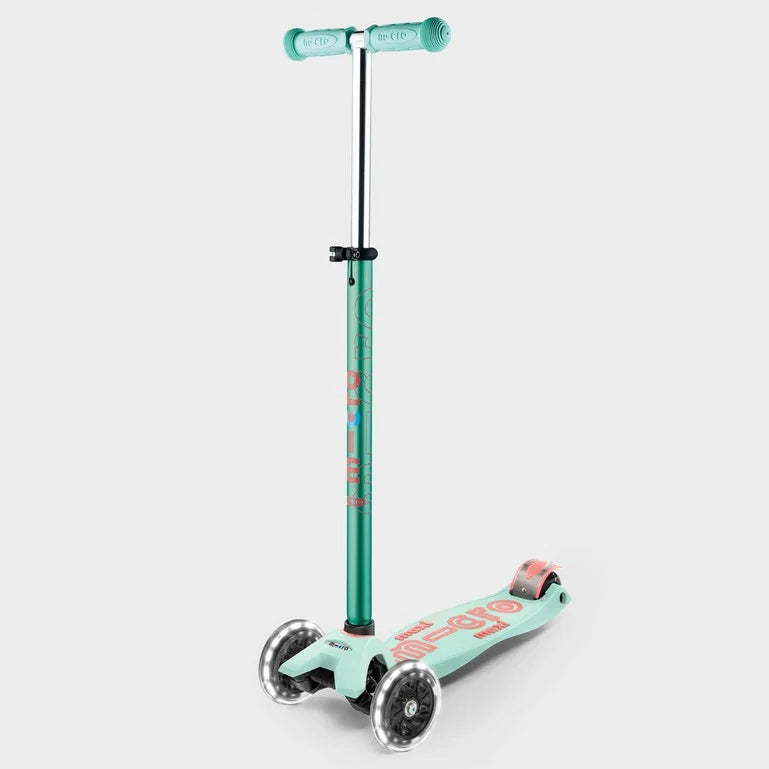 Micro MAXI Deluxe LED - 3 Wheel Steps