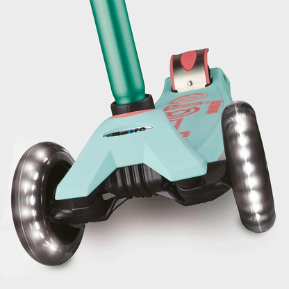 Micro MAXI Deluxe LED - 3 Wheel Steps