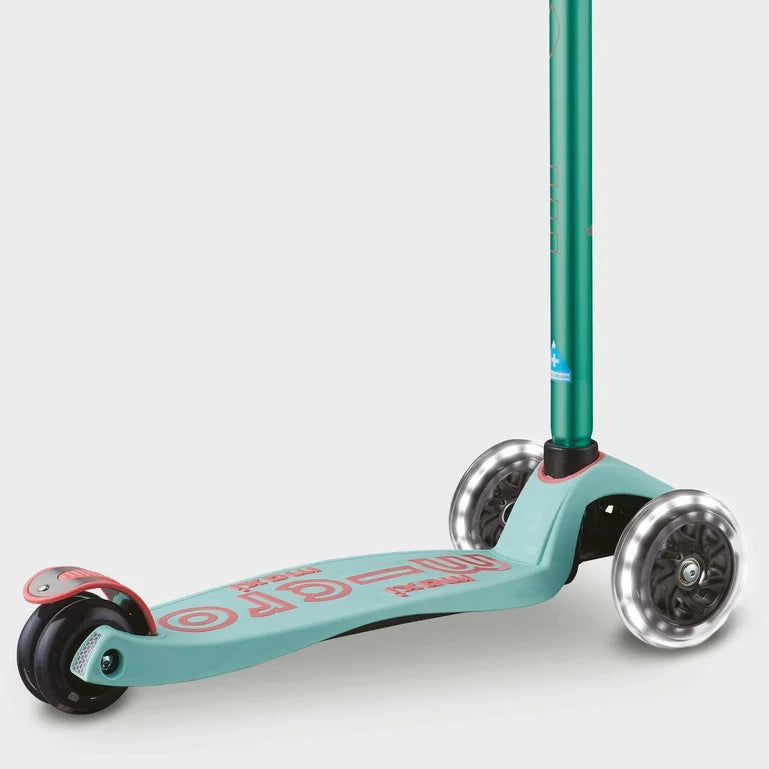 Micro MAXI Deluxe LED - 3 Wheel Steps