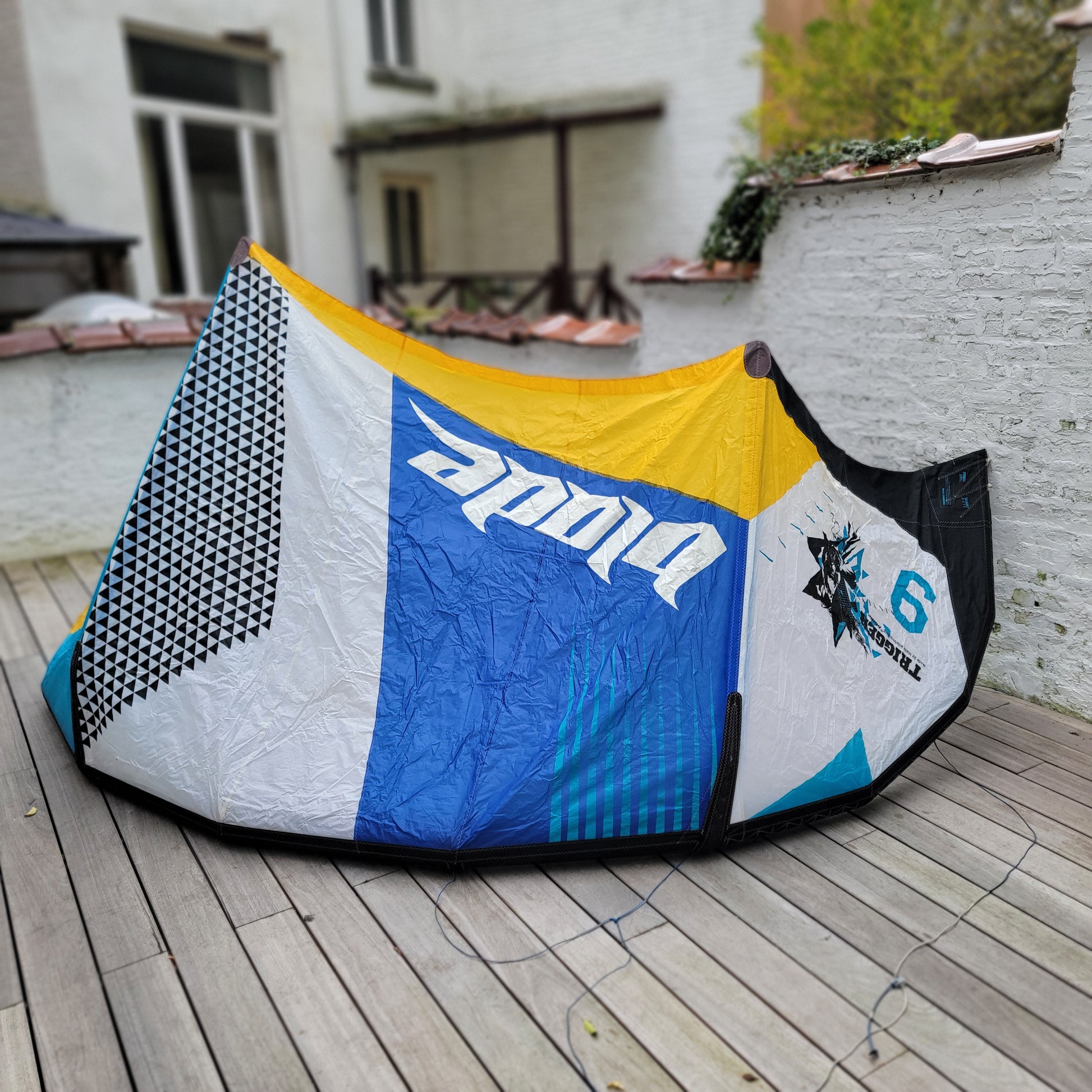 Blade 9m TRIGGER Kite w/bar USED - Kites (GRADE B)
